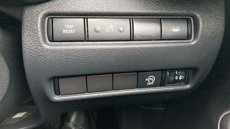 Nissan Juke 1.0 DiG-T N-Connecta 5dr Petrol Hatchback